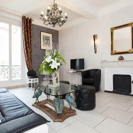 90 Rue Meynadier * Cannes