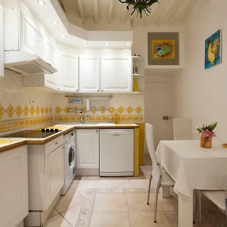 90 Rue Meynadier Cannes