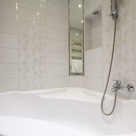 Apartment 90 Rue Meynadier *